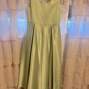 Occasion dress, size 8 EUC sage green with detachable bow